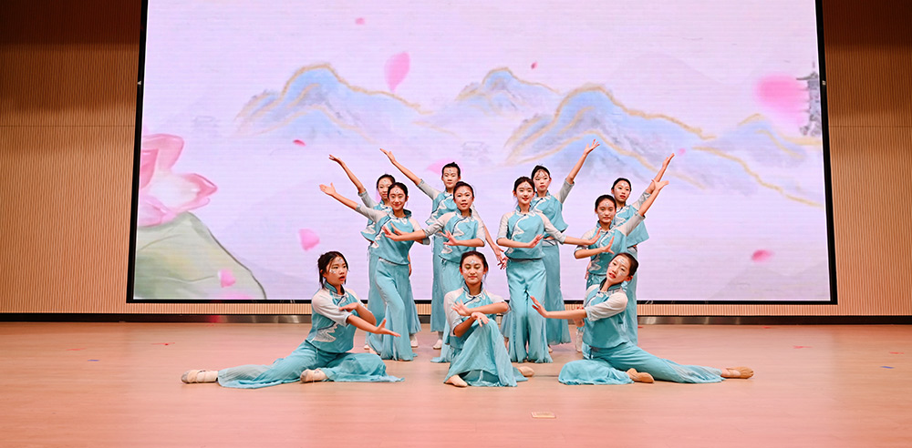 青岛大学附属中学崂山学校艺术节